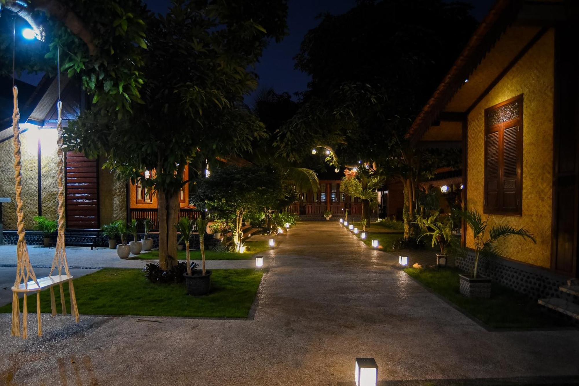 Ndalem Mataram Apartment Banyuwangi  Exterior photo